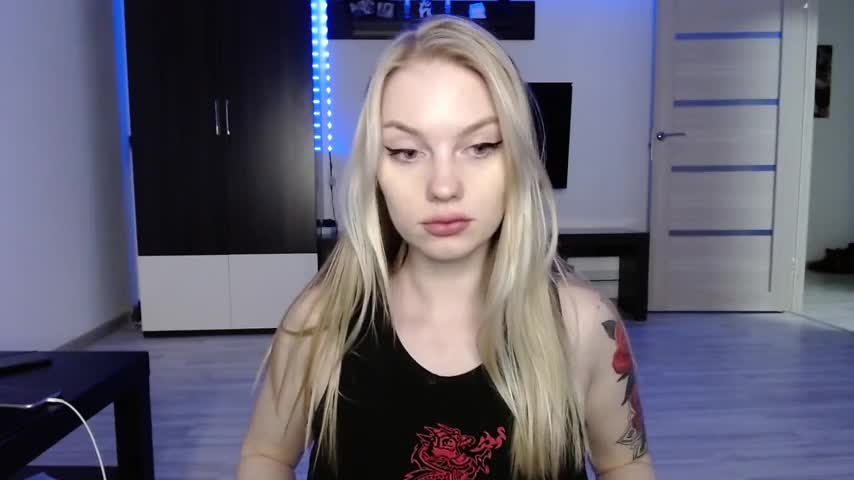 Big Assed Blonde Webcam Hottie Bends For Doggystyle Sex