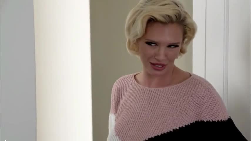 Sneaky Sex With My Petite Stepsister