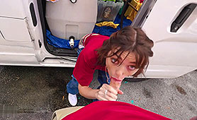 Carwash Girl Loves Quickie Sex
